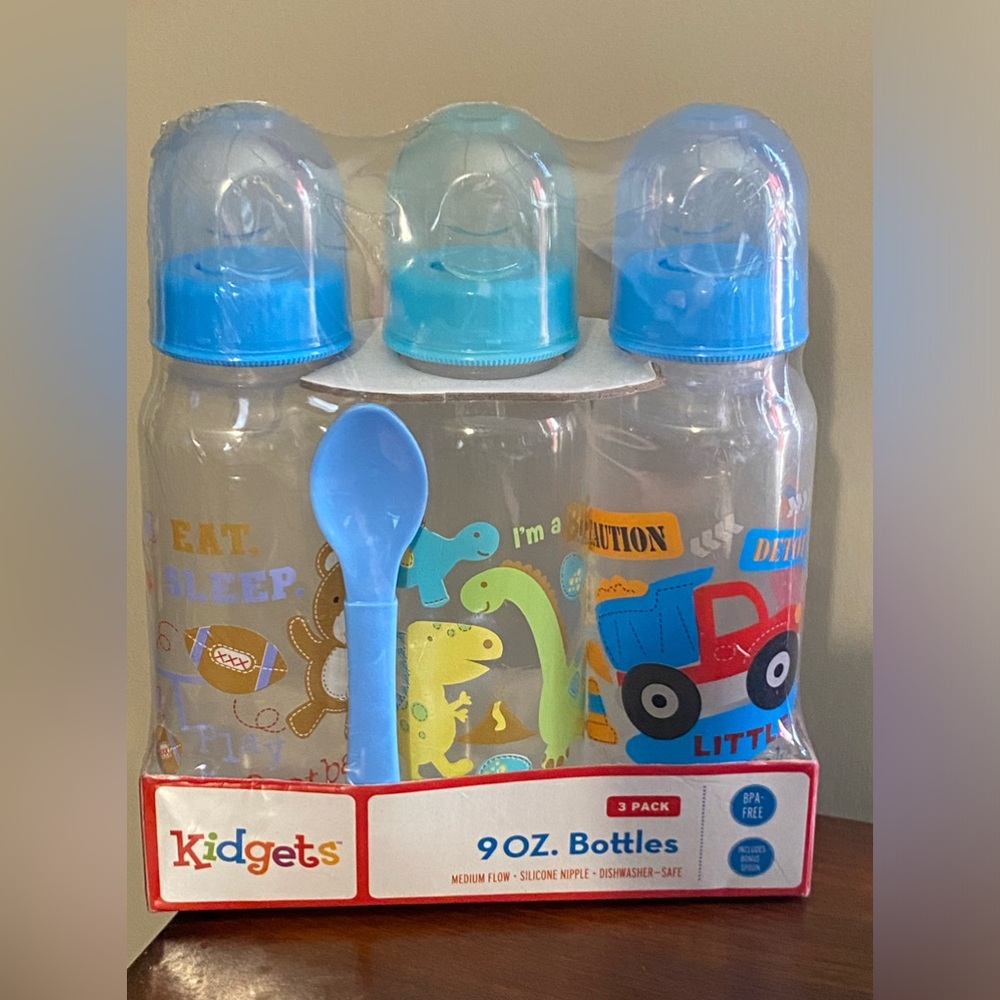Kidgets 3 pack medium flow silicone nipple 9oz. Bottles NEW